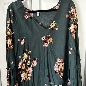 BP long sleeved flower top. Size xxl